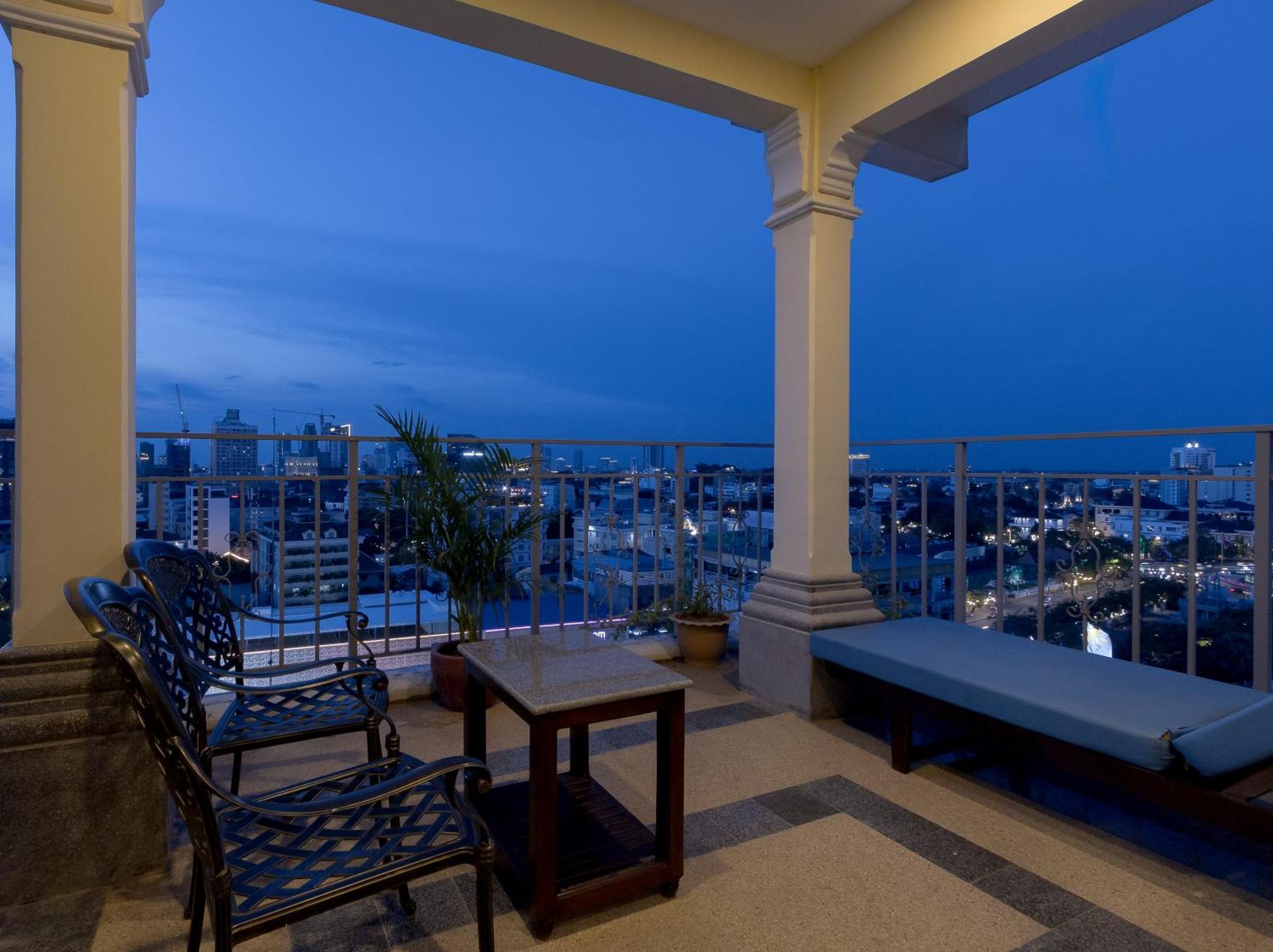 Arison Hotel Phnom Penh Exterior foto