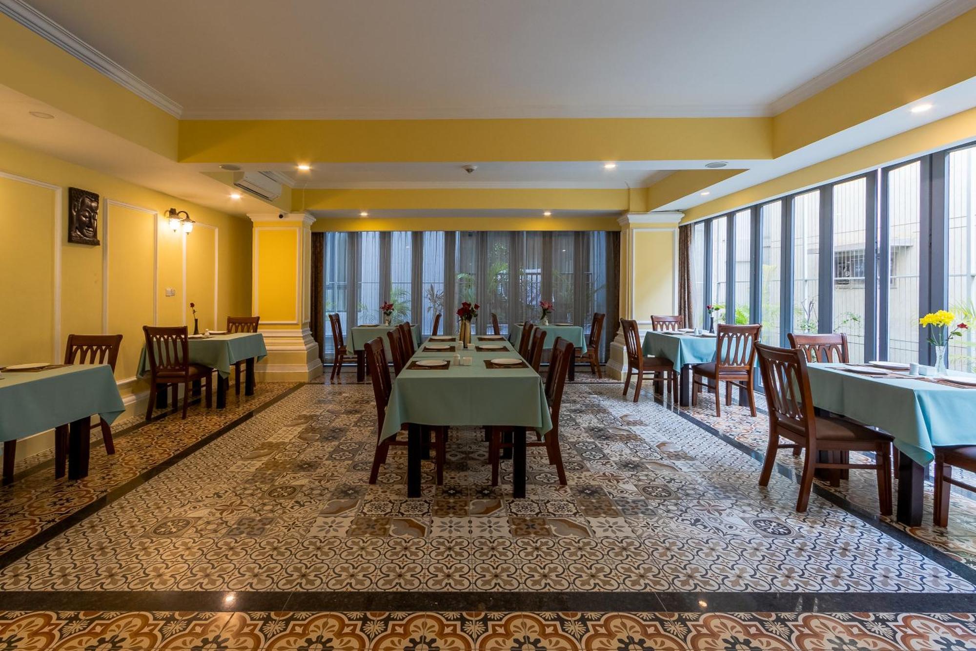 Arison Hotel Phnom Penh Exterior foto